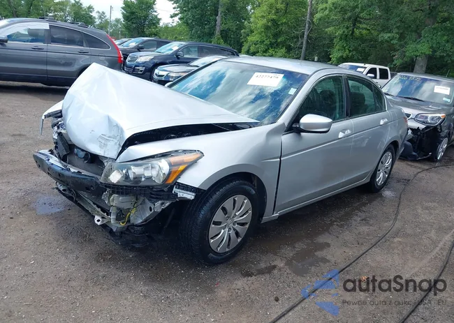 1HGCP2F38CA220329: 42277479