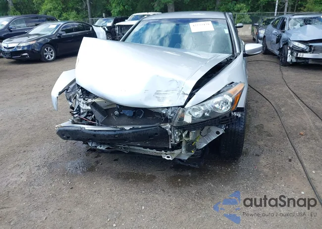 1HGCP2F38CA220329: 42277479