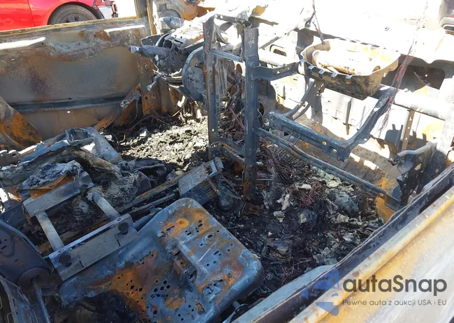 2D4RN5DG9BR751137: 42277494