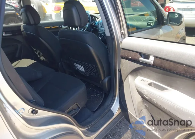 5XYKT4A79FG572979: 42277595