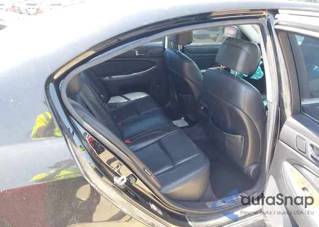 KMHGC4DF0BU131917: 42277731