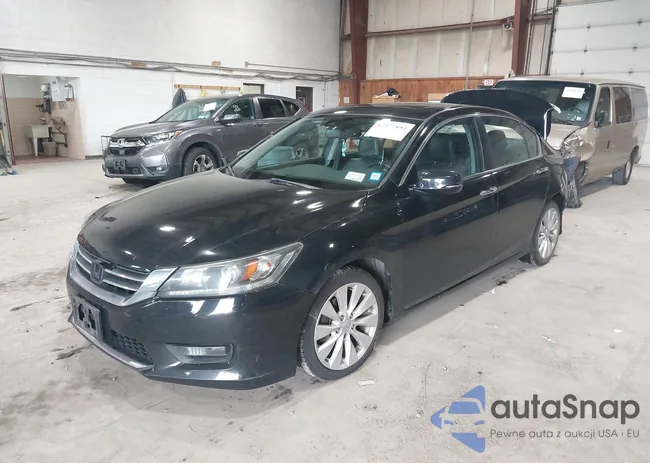 1HGCR2F83FA108872: 42277894