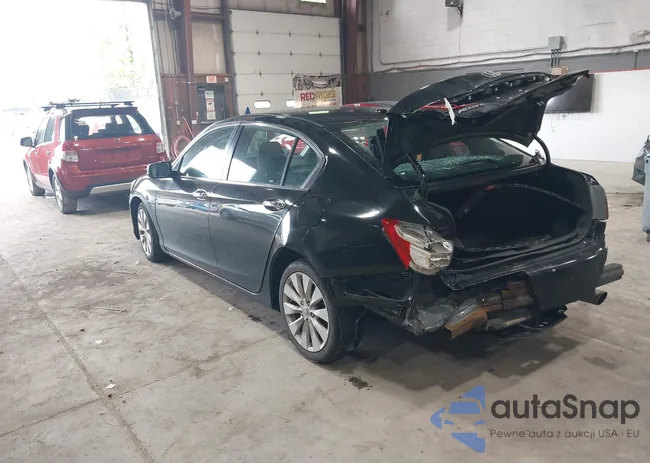 1HGCR2F83FA108872: 42277894