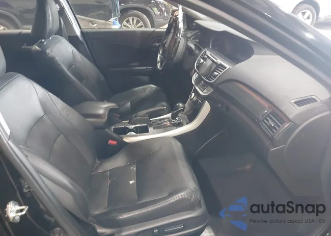 1HGCR2F83FA108872: 42277894