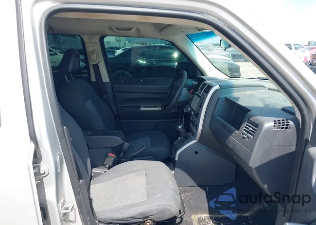 1J8FT28088D796513: 42278059