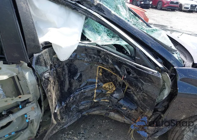 4T1G11AK5NU680670: 42279152