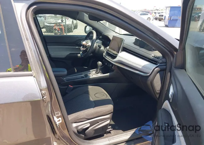 3C4NJDAN3PT515463: 42279905