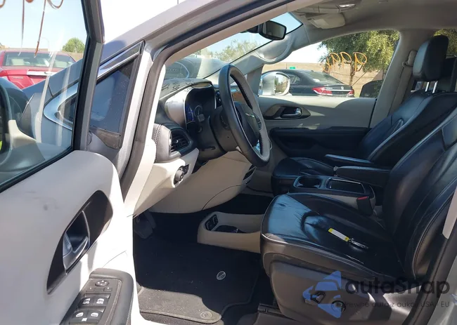 2C4RC1N72JR213288: 42279996