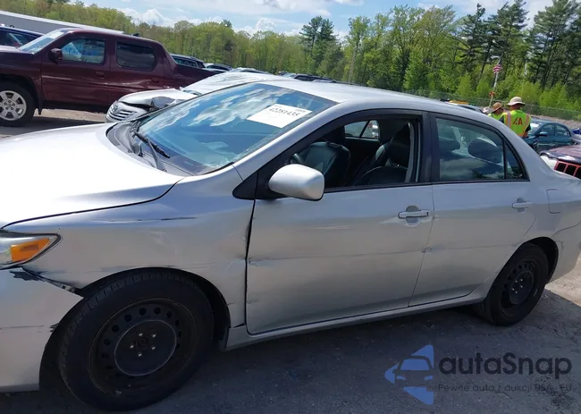 2T1BU4EE9CC911933: 42281435