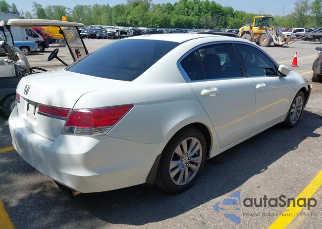 1HGCP2F8XBA803592: 42281674