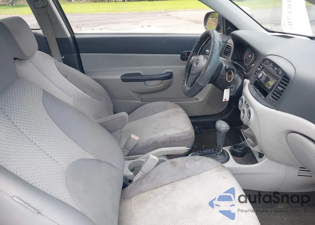 KMHCM3AC2AU178302: 42281704