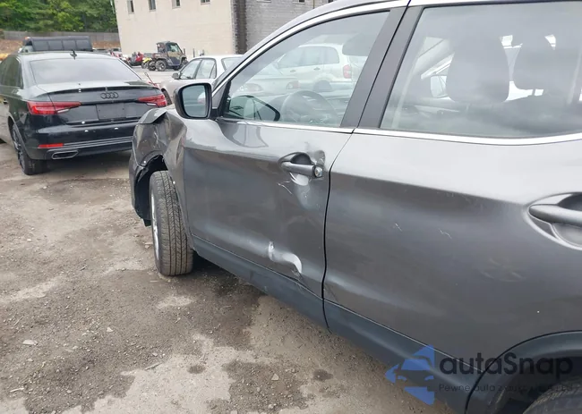 JN1BJ1AW2MW668676: 42281741