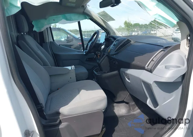 1FTYR2YM3JKB17637: 42281111