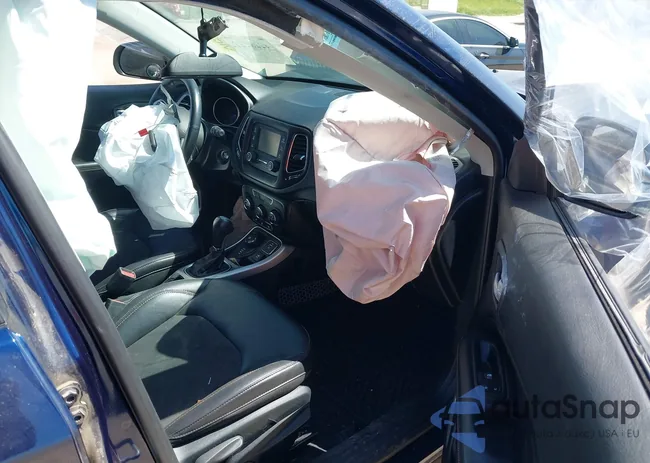 3C4NJDBB1JT321011: 42282212