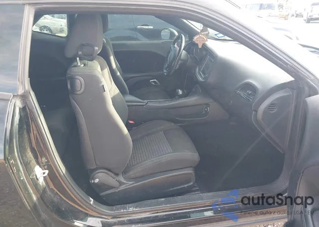 2C3CDZAG8GH279029: 42283764