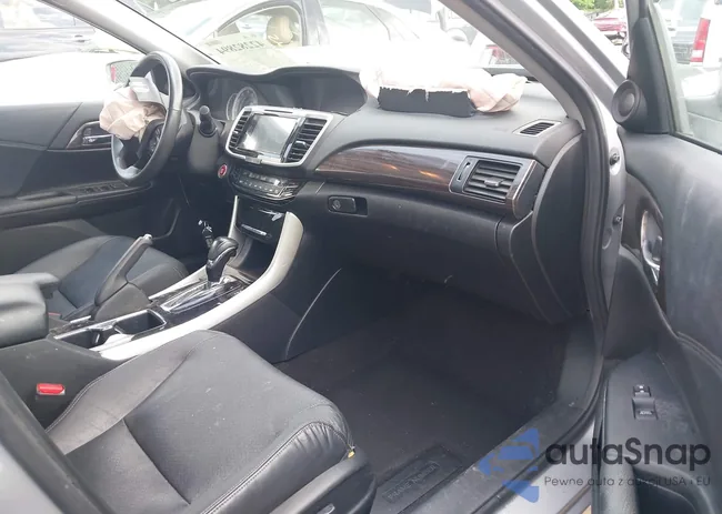 1HGCR2F83HA218176: 42282894