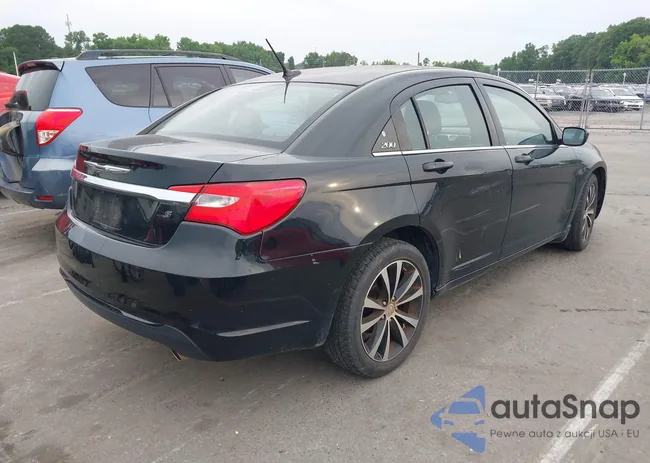 1C3BC8FG3BN566943: 42282928