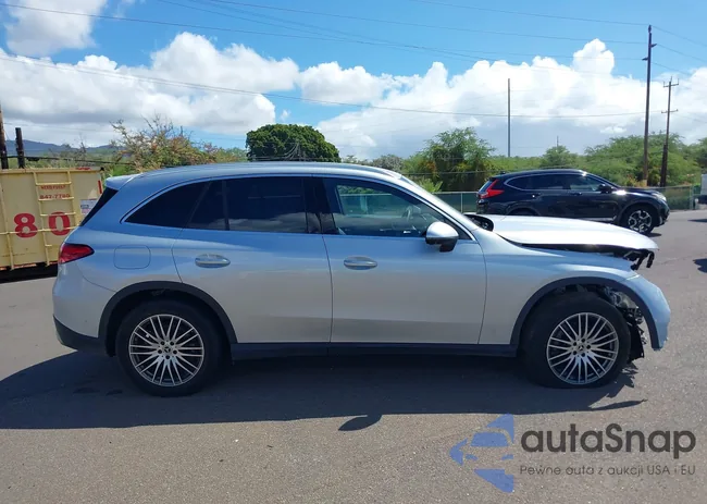 W1NKM4GB2PF043878: 42283130