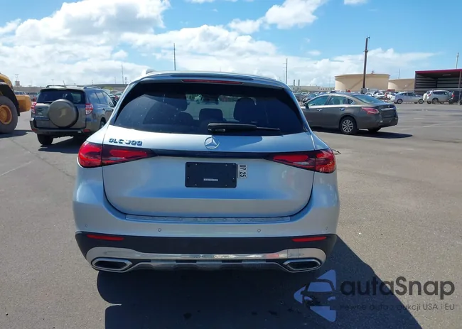 W1NKM4GB2PF043878: 42283130