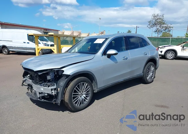 W1NKM4GB2PF043878: 42283130