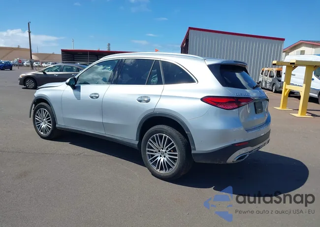 W1NKM4GB2PF043878: 42283130