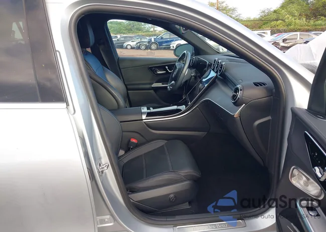 W1NKM4GB2PF043878: 42283130