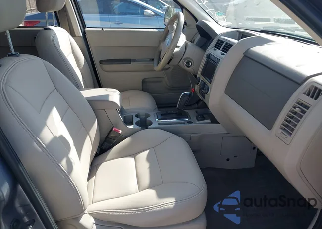 1FMCU49H78KE79028: 42283170