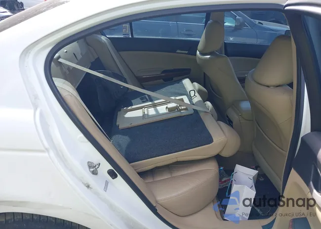 1HGCP3F87CA022178: 42284437