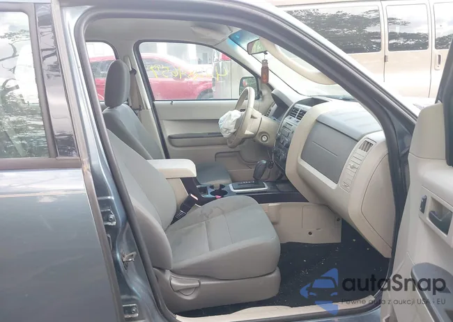 1FMCU0C74CKA82653: 42284657