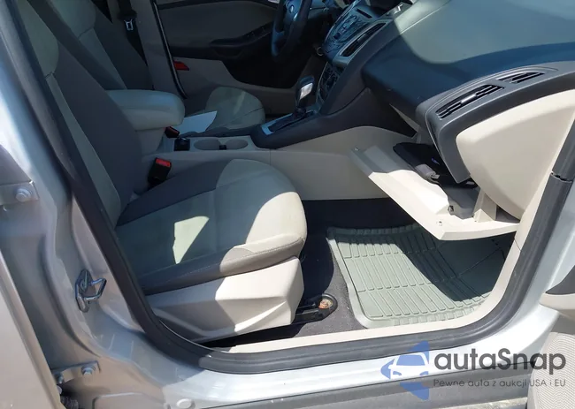 1FADP3F21EL394062: 42284677