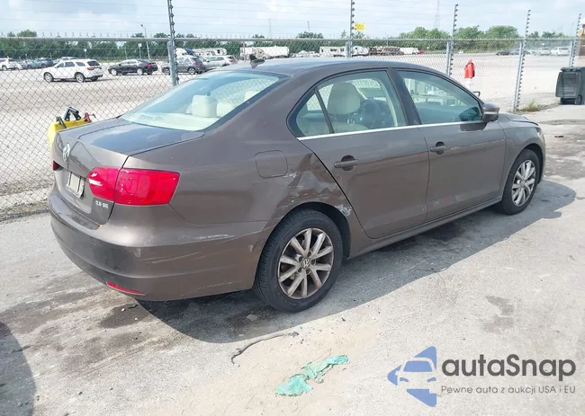 3VWDX7AJ8DM437709: 42285355