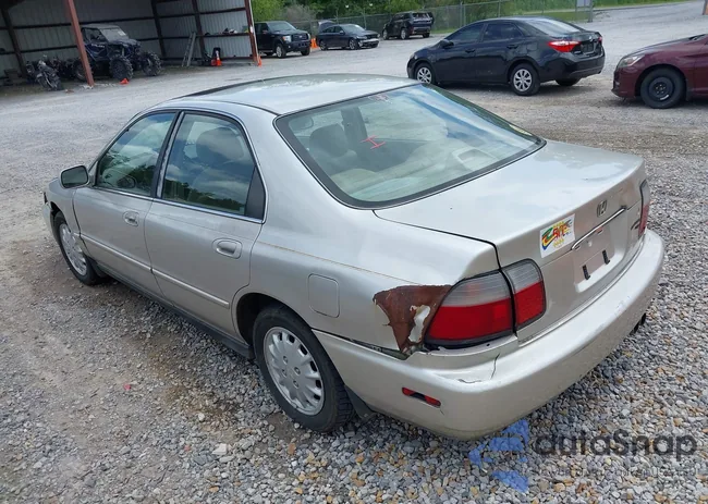 1HGCD5568TA181747: 42284831