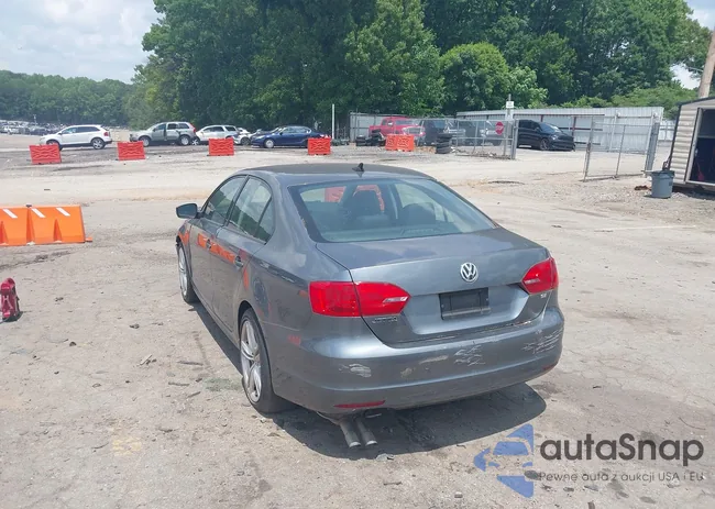 3VWD07A13EM232529: 42286442