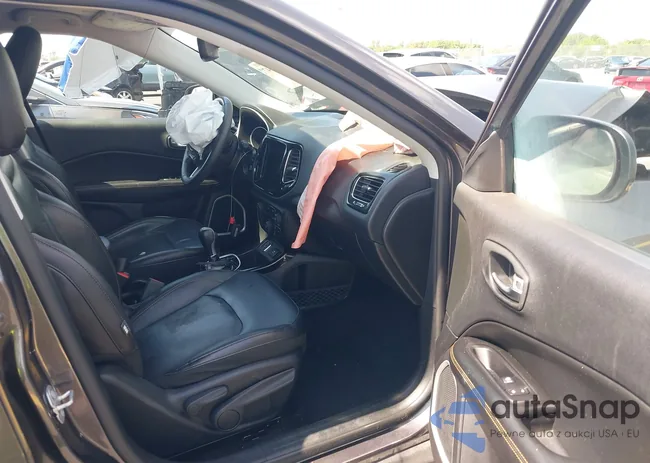 3C4NJCCB2KT660077: 42287447