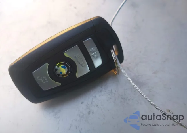 WBAXH5C58CDW11027: 42287211