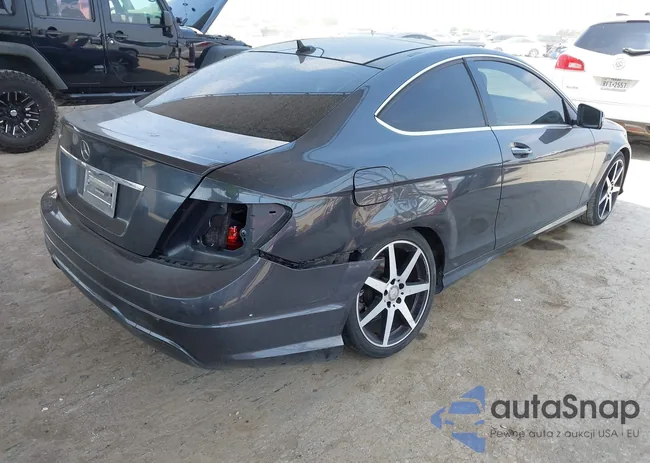 WDDGJ4HBXFG390555: 42288436