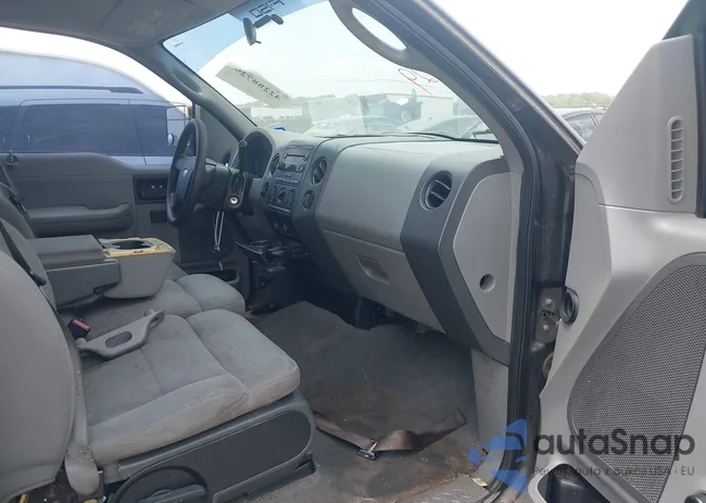 1FTRX02W44KB73700: 42288729