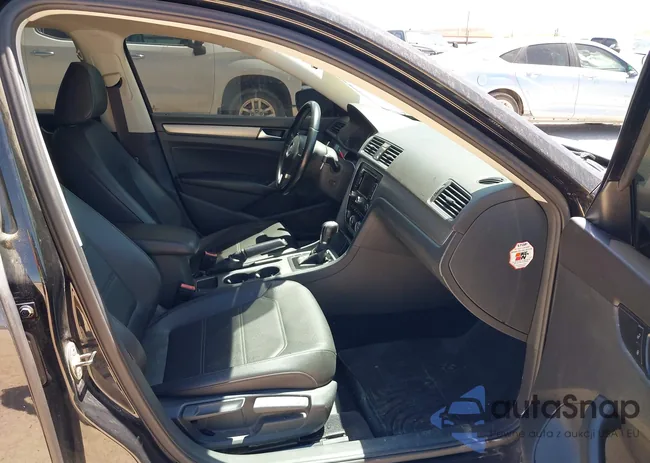 1VWBN7A30EC087025: 42288941