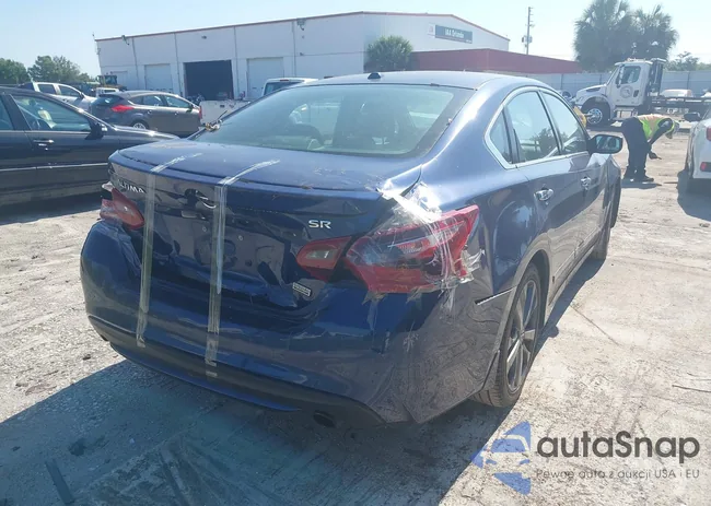 1N4AL3AP1JC273334: 42289201