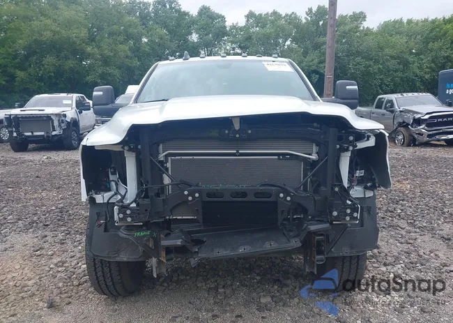 3C6UR5HJ8RG288173: 42290610