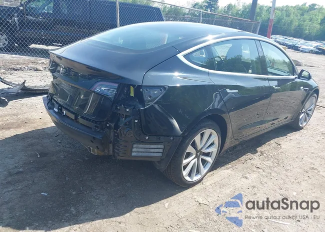 5YJ3E1EB9JF086703: 42290193