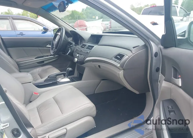 1HGCP26838A123493: 42291297