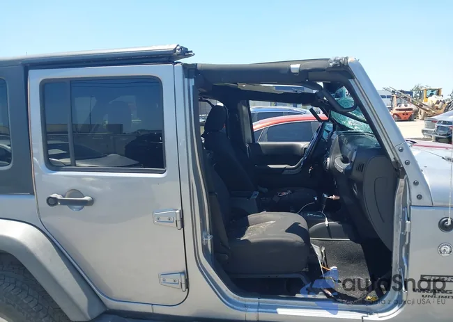 1C4BJWDG1FL738784: 42291479