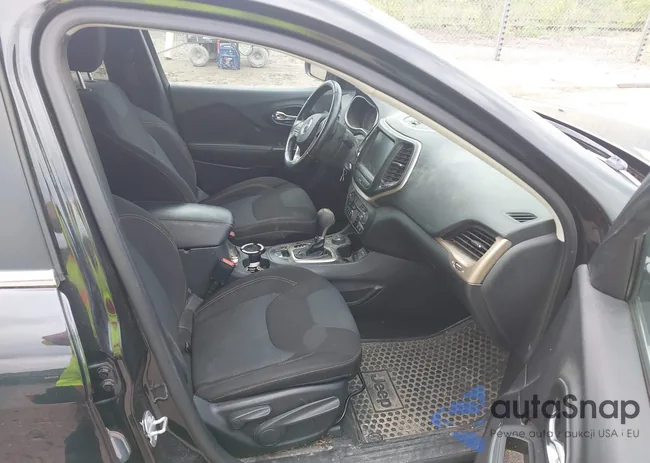 1C4PJMCS9GW105529: 42290938