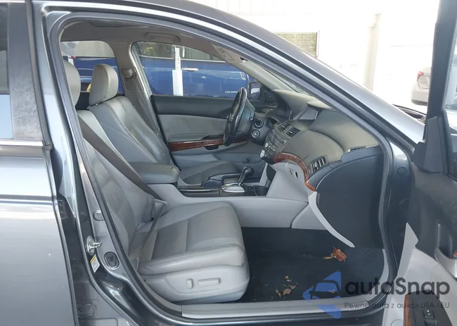 1HGCP2F87BA079196: 42292123