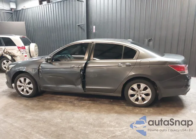 1HGCP3F84AA000457: 42292177