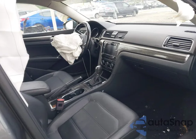 1VWBA7A35JC011922: 42293413