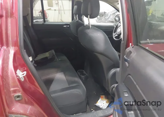 1C4NJDEB2DD261732: 42293461