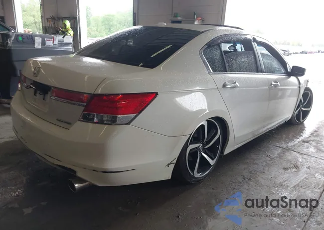 1HGCP36818A030817: 42294019