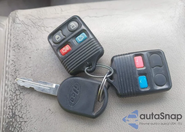 2LNBL8CV0AX611313: 42294050